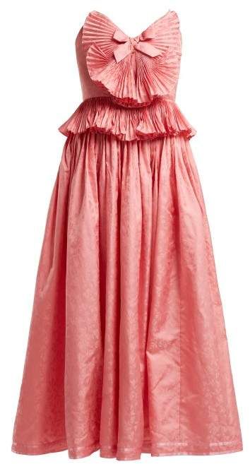 Jacquard Gown, Pink Gowns, Gowns Of Elegance, Runway Show, Pink Silk, Dress Romper, Fitted Bodice, Pink Ladies, Dress Shop