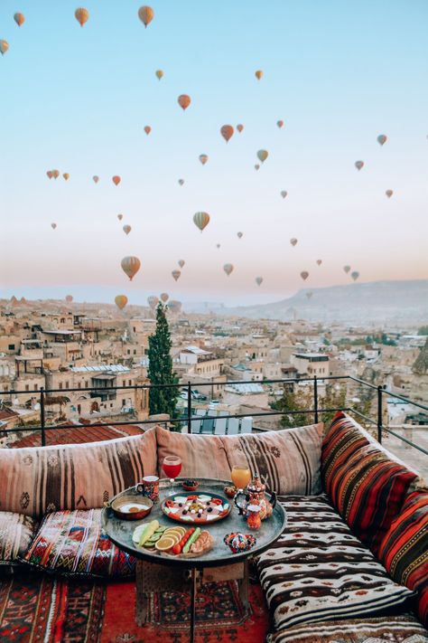 Best Things to Do in Cappadocia: a 3 day itinerary - TayaraMuse Things To Do In Cappadocia, Top Places To Travel, Cappadocia Turkey, Eastern Europe Travel, Istanbul Travel, Underground Cities, Red Tour, European Destinations, Best Sunset