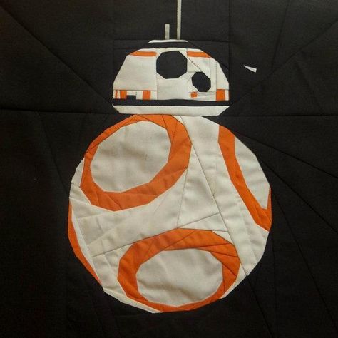 If you have ever wanted to impress the boys with your Quilting skills then this one might grab their attention. How super cool will you be when you hand them their own BB-8 Star Wars droid quilt!  … Star Wars Quilts, Droid Star Wars, Star Wars Quilt, Quilt Board, Disney Quilt, Quilt Star, Star Wars Crafts, Star Wars Bb8, Nerd Crafts