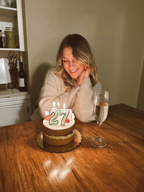 Chill Birthday Ideas At Home, Lowkey Birthday Party Ideas, 32th Birthday Ideas For Women, Low Key Birthday Ideas, 27th Birthday Ideas For Women Theme, Birthday Poses For Instagram At Home, Birthday Home Photoshoot, Cozy Birthday Party Ideas, 27 Birthday Ideas For Her