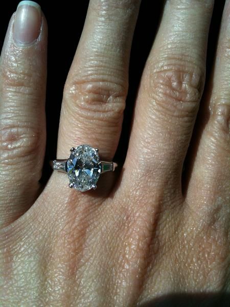 Shiny Ring, Most Beautiful Engagement Rings, Shiny Rings, Cheap Engagement Rings, Modern Marble, 3 Carat Diamond, Oval Cut Engagement Ring, Future Engagement Rings, Oval Engagement