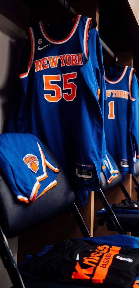 New York Knicks Aesthetic, Knicks Aesthetic, New York Knicks Wallpaper, Knicks Wallpaper, Knicks Basketball, Ny Knicks, Nba New York, Sports Design Inspiration, Basketball Pictures