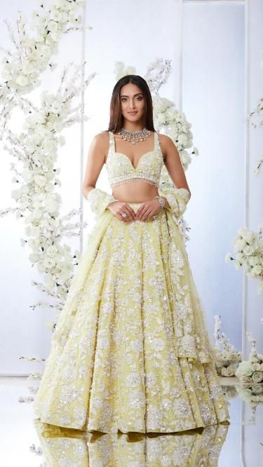 Yellow Floral Lehenga, Cream Lehenga, Pastel Lehenga, Orang India, Seema Gujral, Mirror Crystal, White Lehenga, Cut Blouse, Floral Lehenga