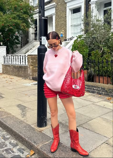 Vday Outfit Ideas Casual, High Fashion Outfits Street, Valentines Fits, Red And Pink Outfit, Pink And Red Outfit, Pink Outfit Ideas, Winter Fashion Outfits Casual, Paris Outfits, Valentines Outfits