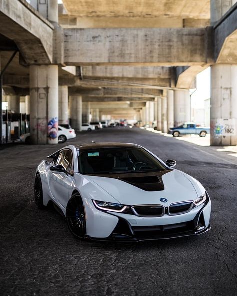 Blazing the trail to an electrifying new world. The #BMWi8 Coupé. #BMWrepost @sf_i8 @californiaexoticsdaily. ___ BMW i8 Coup Bmw I8 White, Bmw White, Dream Cars Bmw, Cars Bmw, Bmw I, Aesthetic Cool, Ford Mustang Car, Luxurious Cars, Car Aesthetic