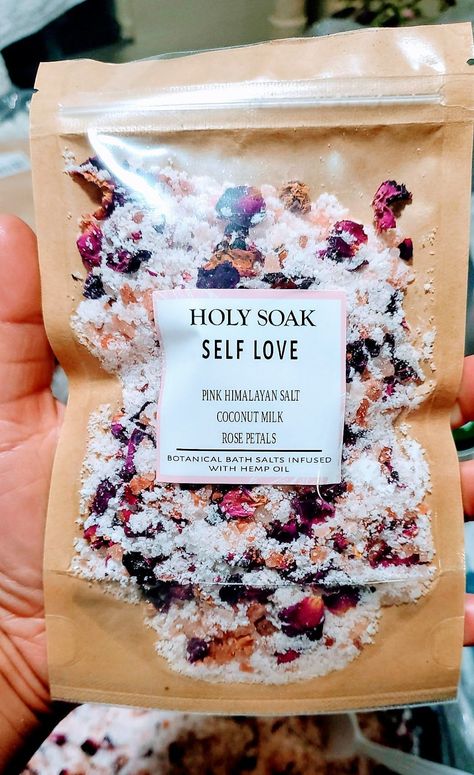 Packaging Bath Salts, Bath Salts Packaging Ideas, Bath Rocks, Organic Bath Salts, Milk Bath Soak, Bath Milk, Rose Petal Bath, Rose Bath Salts, Coconut Milk Bath