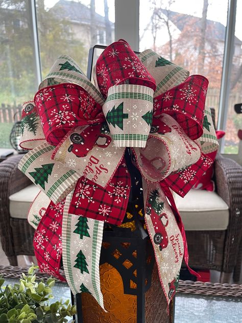 Farmhouse Tree Topper, Swag Pictures, Farmhouse Tree, Farmhouse Bow, Christmas Wreath Bow, Farmhouse Christmas Wreath, Christmas Decorations Centerpiece, Large Farmhouse, Christmas Wreath Bows