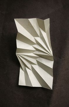 Andrea Russo. Folded Paper Sculpture, Folding Paper Techniques, Paper Folds Design, Paper Engineering Techniques, Paper Folding Sculpture, Geometric Paper Folding, Geometric Paper Sculpture, Folding Techniques Paper, Folding Paper Art