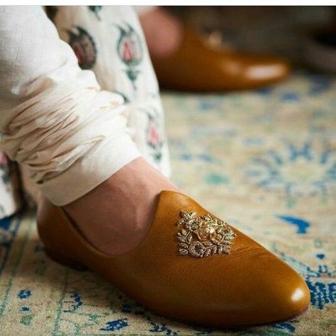 A groom's final look is incomplete without a pair of beautiful jootis, because it is the footwear that elevates the over all look! Instead of going for the same old juttis and shoes, get a little adventurous with it and quirk up your look with some amazing footwear inspiration. #menswear #footwear #mensfootwear #groominspiration #groomoutfit #groomootd #groom #indianwedding #indiangroom #zardozi #footwearideas Sabyasachi Men, Wedding Shoes For Men, Footwear Ideas, Indian Wedding Shoes, Jaipur Travel, Traditional Shoes, Sabyasachi Mukherjee, Wedding Kurta For Men, Groom Dress Men