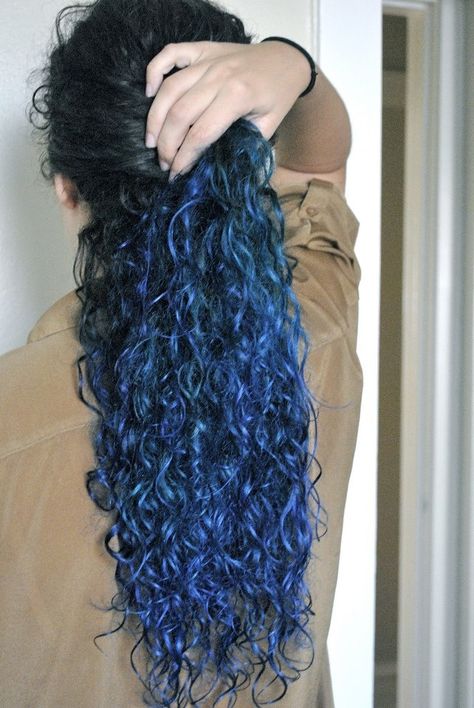 blue ombre hair curly naturally? Yes Ombre Curly Hair, Mermaid Hair Color, Curly Color, Dyed Curly Hair, Blue Ombre Hair, Girls Things, Brown Ombre Hair, Turquoise Hair, Hair Color Crazy