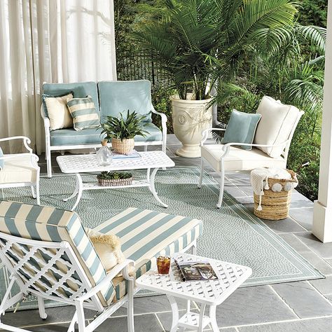 Recycler Diy, Painting Wooden Furniture, Teak Patio Furniture, White Furniture Living Room, Porch Furniture, Best Outdoor Furniture, Outdoor Loveseat, Ballard Designs, Lounge Chair Outdoor