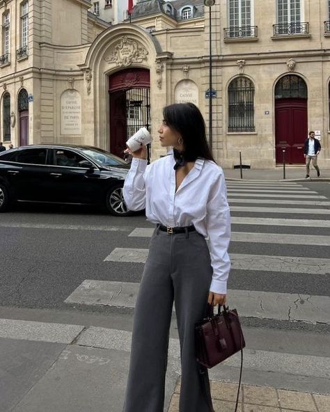 Lawyer Outfit Women Summer, Business Casual Outfits Layers, Modern Office Fashion, Female Manager Outfit, Sales Outfits For Women, Work Office Outfits Women, Professional Skirt Outfits, Law Internship Outfits, Upgrade Lifestyle