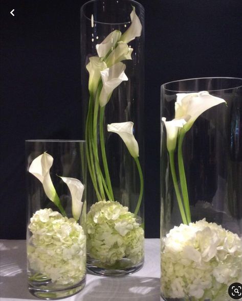 Cala Lily Arrangements, Calla Lily Centerpieces Wedding, Wedding Trends 2024 Decoration, Calla Lily Arrangements, Calla Lily Centerpieces, Hotel Flower Arrangements, Green Wedding Decorations, Decoration Buffet, Christmas Orange