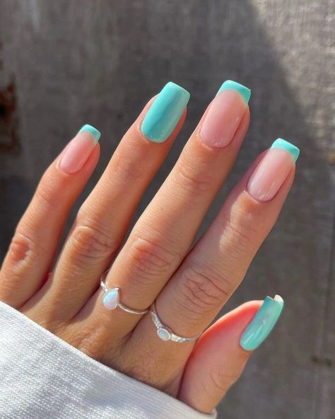 Summer Nails 2023 Gel Simple, End Of Summer Nails Square, Aquamarine Nails Acrylic Short, Basic Summer Nail Ideas, Teal Sns Nails, Square Nail Ideas Summer, Basic Nails For Summer, Solid Nail Color Ideas Summer Short, French Nails Turquoise