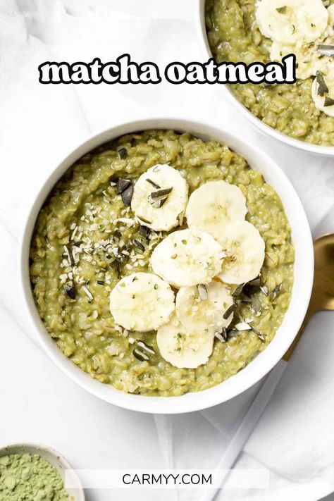 This creamy matcha oatmeal is a warm and cozy recipe to start off your morning. Filling, nourishing, and easy to make, you will want to make this matcha-flavored oatmeal every day! Matcha Oatmeal, Matcha Overnight Oats, Creamy Matcha, Matcha Oats, Easy Oatmeal Recipes, Oats Recipes Breakfast, Oatmeal Toppings, Easy Oatmeal, Avocado Smoothie