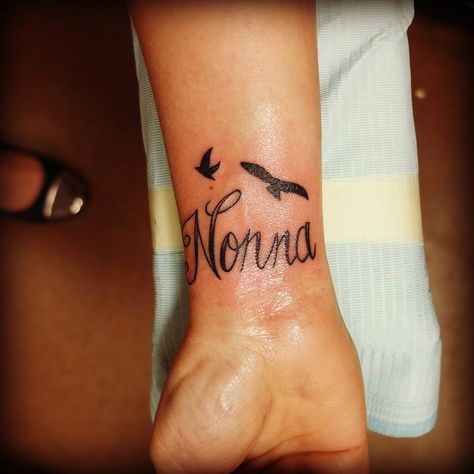 Nonna Tattoo Italian, Nana Tattoo Ideas, Quotes For Grandma, Small Remembrance Tattoos, Family Tattoos Ideas, Tattoos In Memory, Grandmother Tattoo, Tattoo Ideas Back, Nana Tattoo