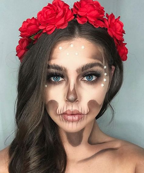 Subtle shading Skeleton Makeup Looks, Halloween Makeup Sugar Skull, Dead Makeup, Glittery Eyes, Creepy Halloween Makeup, Cute Halloween Makeup, Skeleton Makeup, Halloween Makeup Pretty, Cool Halloween Makeup