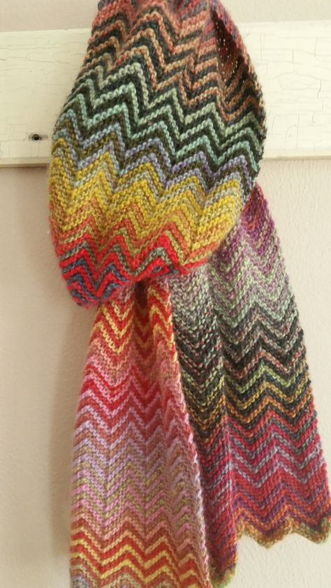 Zig Zag Scarf, Weaving Ideas, Yellow Wallpaper, Market Tote, Wool Scarf, Fabric Swatches, Wool Yarn, Scarf Shawl, Zig Zag