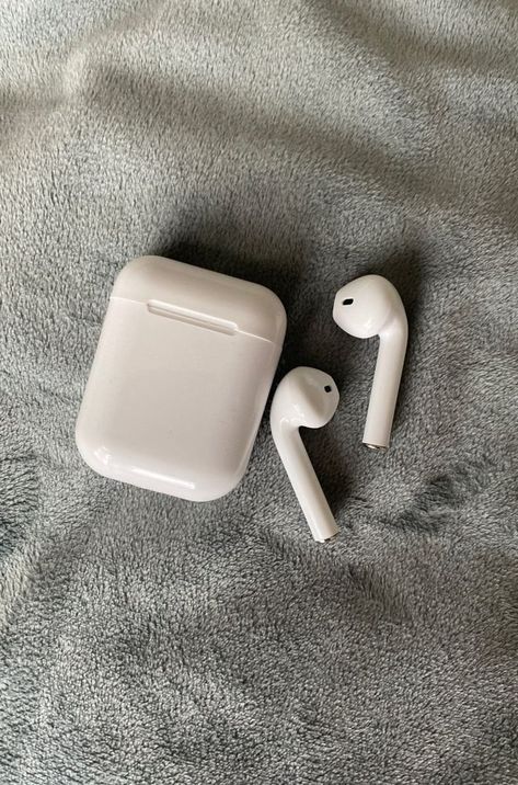 Fone Apple, Apple Headphone, Apple Airpods 2, Apple Watch Accessories, Air Pods, Apple Airpods, I Got It, Bluetooth Headphones, Apple Products