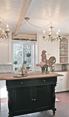 Modern French Country Kitchen, French Cottage Kitchen, Elegant Cottage, French Country Chandelier, Kitchen French, Cottage French, Modern French Country, French Country Kitchens, Country Cottage Decor