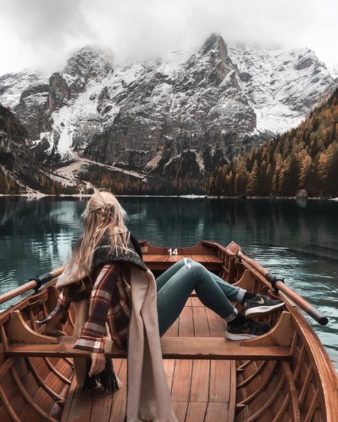 Ｊａｎａ☽ on Instagram: “Happy Friday🏔 Those boat rides in the most beautiful and scenic lake Lago do Braies is a proof that paradise doesn’t have to be tropical.…” Happy Friday, Dirty Boots, Places To See, Chasing Dreams, Most Beautiful, Fall Vibes, Paradise, Dream Vacations, Us Travel