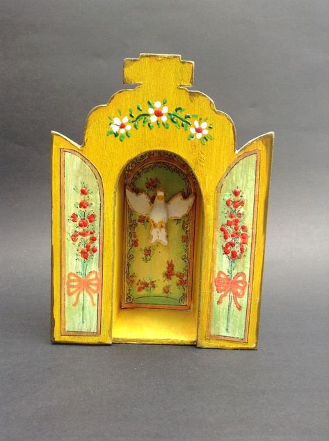 Shrines Box, Shrines Art, Den Mrtvých, Arte Folk, Paper Mache Art, Shadow Box Art, Clay Art Projects, Assemblage Art, Arte Popular