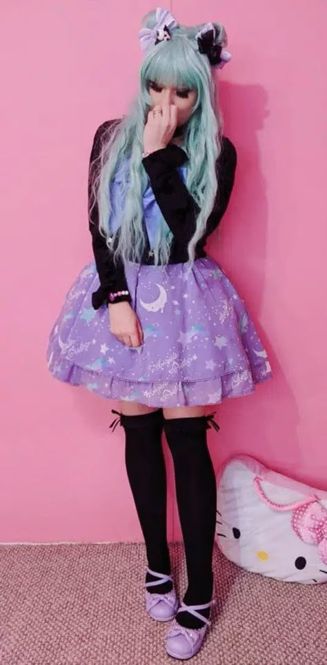 Pastel Goth Winter Outfits, Pastel Goth Fashion Outfits, Pastel Goth Aesthetic Outfit, Goth Outfits Ideas, Kawaii Goth Outfits, Goth Aesthetic Outfit, Goth Kawaii Fashion, Pastel Moon, Pastel Goth Makeup