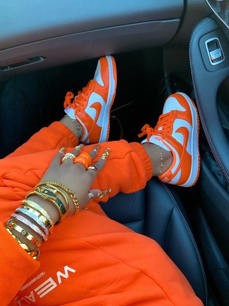 Orange Shoes Outfit, Orange Nike Shoes, Dunks Outfit, Trendy Shoes Sneakers, Orange Sneakers, Shoes Outfit Fashion, Orange Shoes, Hype Shoes, Aesthetic Shoes