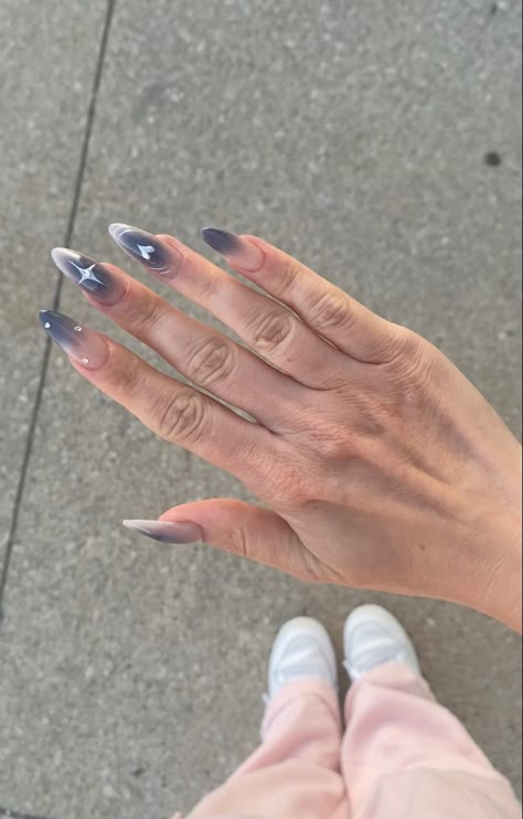 Dark Blue Blush Nails, Greyish Blue Nails Designs, Dark Blue Grey Nails Design, Dark Blue And Gray Nails, Blue And Grey Nails Designs, Nail Aura Design, Blue And Grey Nail Ideas, Blue And Gray Nail Ideas, Ash Blue Nails