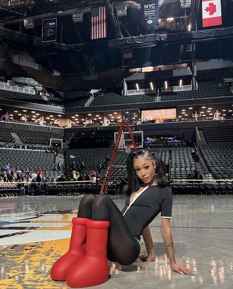 Buzzing Pop on Twitter: "Coi Leray rocks the MSCHF red boots in new photos. https://t.co/81uVtTiEjA" / Twitter Big Red Boots Outfit, Mschf Boots, Big Red Boots, Red Boots Outfit, Rainboots Outfit, Boys Fashion Trends, Astro Boy, Womens Rain Boots, Red Boots