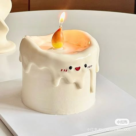 Asian Birthday Cake, Kue Disney, Cake Cafe, Simple Cake Designs, Funny Birthday Cakes, Mini Cakes Birthday, Creative Birthday Cakes, Cute Cake, Bento Cake