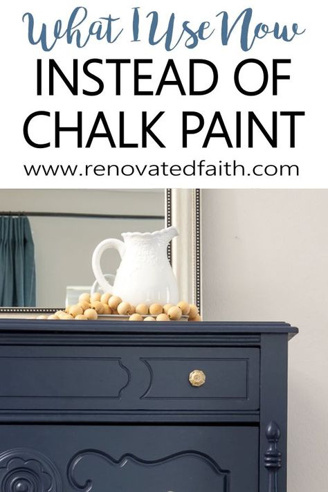 Paint For Wood, Chalk Paint Furniture Diy, Type Of Paint, Painting Wood Furniture, Furniture Painting Techniques, Diy Furniture Renovation, Furniture Rehab, Christmas Tree Ideas, Painting Furniture Diy