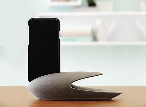 Tech Minimalist, Sound Amplifier, Phone Speaker, Apple Magic Mouse, Pottery Ideas, Wooden Blocks, Modern Sofa, Ceramic Pottery, Industrial Design