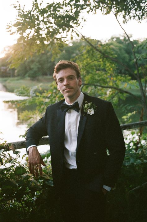 Anti-Bride featured wedding at Spain Ranch Pictures Of Groom, Grooms Pictures, Black Groom Suit, Groomsmen Inspiration, Spain Ranch, Groom Wedding Photos, Film Wedding Photos, Anti Bride, Groom Photoshoot