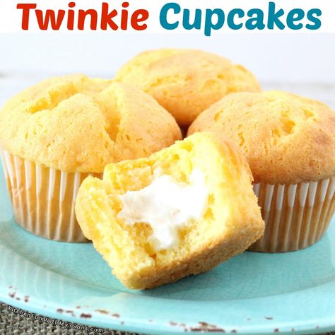 Twinkie Cupcakes Twinkie Cupcakes, Homemade Twinkies, Fancy Deserts, Cupcake Flavors, Amazing Cake, I'm Crazy, Cupcake Ideas, Bundt Cakes, Baking With Kids