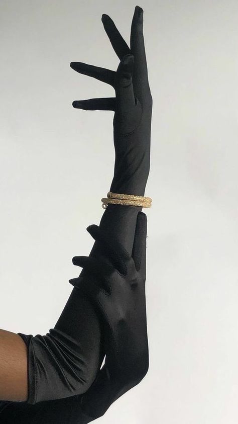 Gloves Outfit Classy, Gloves Outfit, Gloves Fashion, Jewelry Photoshoot, Classy Aesthetic, Black Gloves, Jewelry Photography, Black Aesthetic, Aesthetic Photo