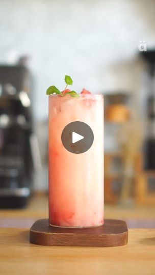 Watermelon And Mint, Watermelon Refresher, Summer Drink Recipe, Watermelon Ice, Soda Water, Fresh Watermelon, Breakfast Drink, Summer Drink, Fruit Drinks