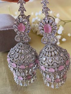 Beaded Wedding Jewelry, Bridal Jewelry Sets Brides, Gold Earrings Models, Bridal Jewellery Design, Ear Chain, Heavy Earrings, Expensive Jewelry Luxury, Fancy Jewellery Designs, Indian Jewelry Sets