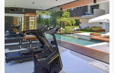 Big Balcony Ideas, Dream Home Gym, Big Balcony, Home Gym Garage, Piscina Interior, Gym Room At Home, Home Gym Design, Gym Decor, Tropical House