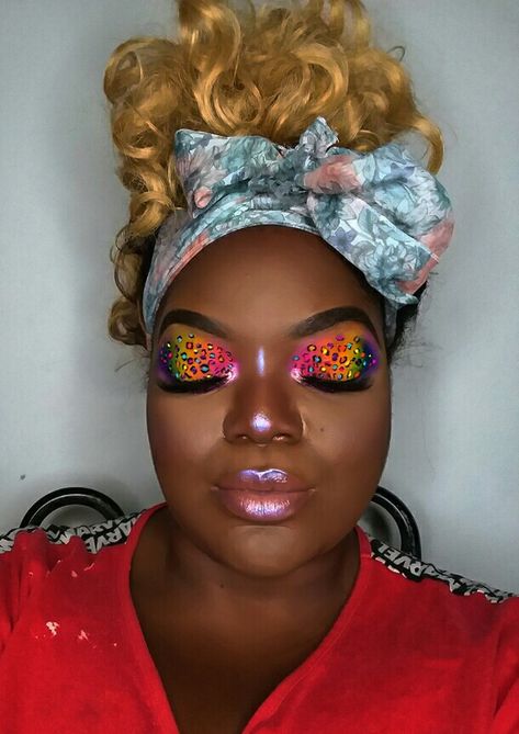 Tiger Print Eye Makeup, Lisa Frank Hair, Lisa Frank Makeup, Lisa Frank Makeup Looks, Cheetah Print Makeup, Safari Makeup, Adult Halloween Makeup, Cheetah Makeup, Beat Face Makeup