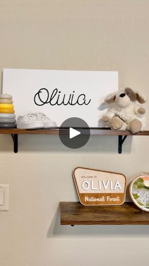 Diy Name Sign, Sewing Sweatshirts, Chain Stitch Tutorial, Canvas Embroidery, Stitch Tutorial, Knitting Techniques, Diy Embroidery, Name Sign, Chain Stitch