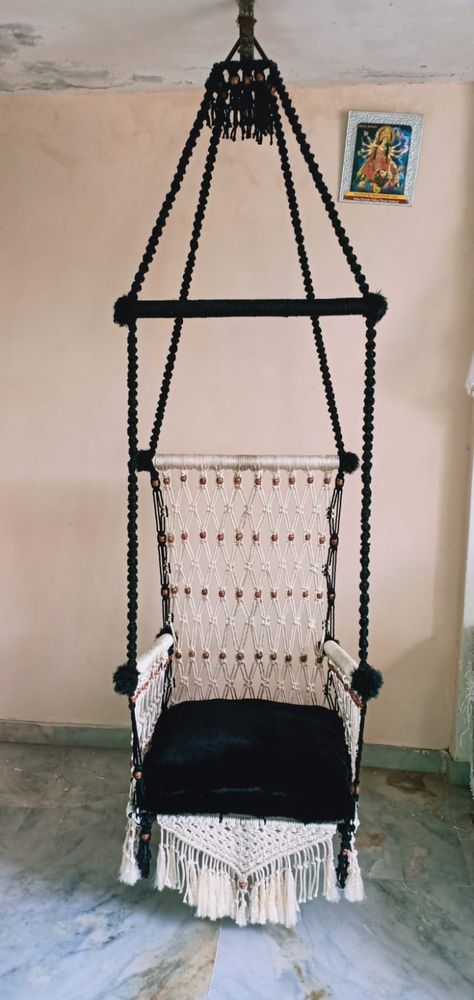 Macrame Jhula, Macrame Products, Macrame Swing, Friend Lyrics, Baby Swings, Design Bedroom, Macrame Diy, Porch Swing, Square Shape