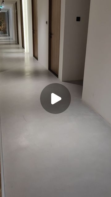 Matt Concrete Floor, Micro Concrete Flooring, Cement Flooring Ideas, Scandinavian Flooring, White Concrete Floors, How To Make Tiles, Concrete Floors In House, Interior Concrete Floors, Micro Concrete