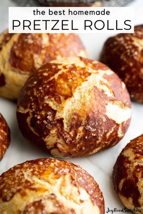 The best Homemade Pretzel Bread (or Pretzel Rolls) recipe. Once you make this you will never be able to eat store-bought pretzel bread again! It's dense, soft, chewy, buttery, salty and irresistibly delicious. Pretzel Bread Recipe, Pretzel Rolls Recipe, Pretzel Roll Recipe, Homemade Pretzel, Pretzel Bread, Arm Flab, Savory Breads, Recipe Bread, Pretzel Rolls