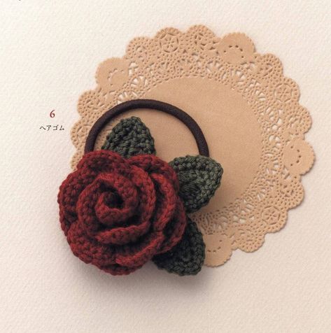 Cute crochet rose hair tie pattern Crochet Flower Headbands, Crochet Flowers Easy, Japanese Crochet, Rose Headband, Womens Crochet Patterns, Crochet Bows, Crochet Hair Accessories, Tie Pattern, Crochet Rose