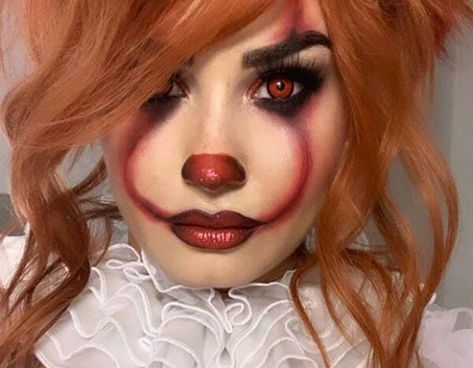 Demi Lovato Dress, Pennywise Halloween Costume, Halloween Costumes Women Scary, Pennywise Halloween, Halloween Makeup Clown, Clown Halloween Costumes, Halloween Dresses, Party College, Costumes College