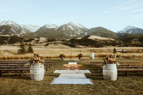 Montana Wedding Pictures, Wedding Venues In Montana, Montana Ranch Wedding, Modern Ranch Wedding, Montana Micro Wedding, Wyoming Wedding Venues, Western Wedding Venues, Montana Summer Wedding, Elope Montana