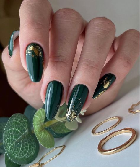 Emerald Nails, Gold Acrylic Nails, Green Acrylic Nails, Dark Green Nails, Green Nail Art, Nagel Tips, Gold Nail, Her Nails, Classy Acrylic Nails