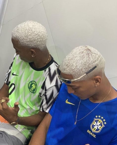 Brazil Hairstyle, Footballers Wives, Dyed Hair Men, Haircuts For Men, Dyed Hair, Mens Hairstyles, Brazil, Men's Polo Shirt, Hair Cuts