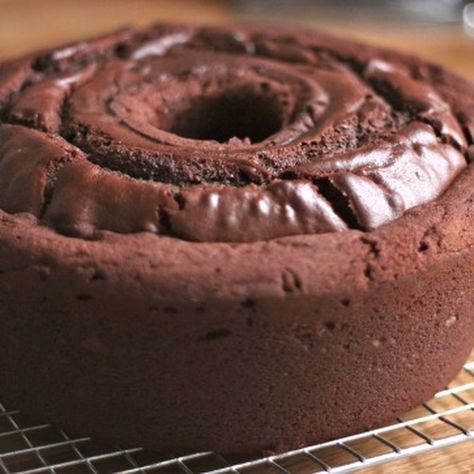 Chocolate-Mashed Potato Cake with Ganache recipe on Food52 Bakes Potatoes, Potato Chocolate Cake, Chocolate Potato Cake, Potato Cakes Recipe, Mashed Potato Cakes, Recipe Potato, Vegetarian Bake, Ganache Recipe, Potato Cakes